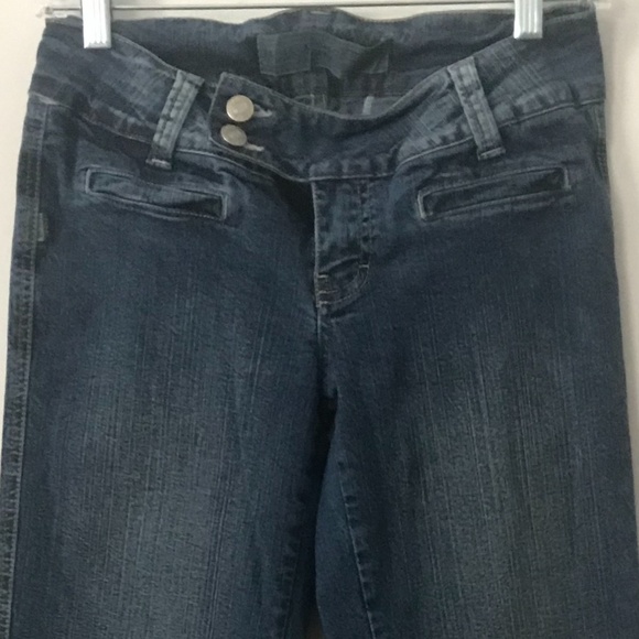 Vanilla - Picture 1 of 4